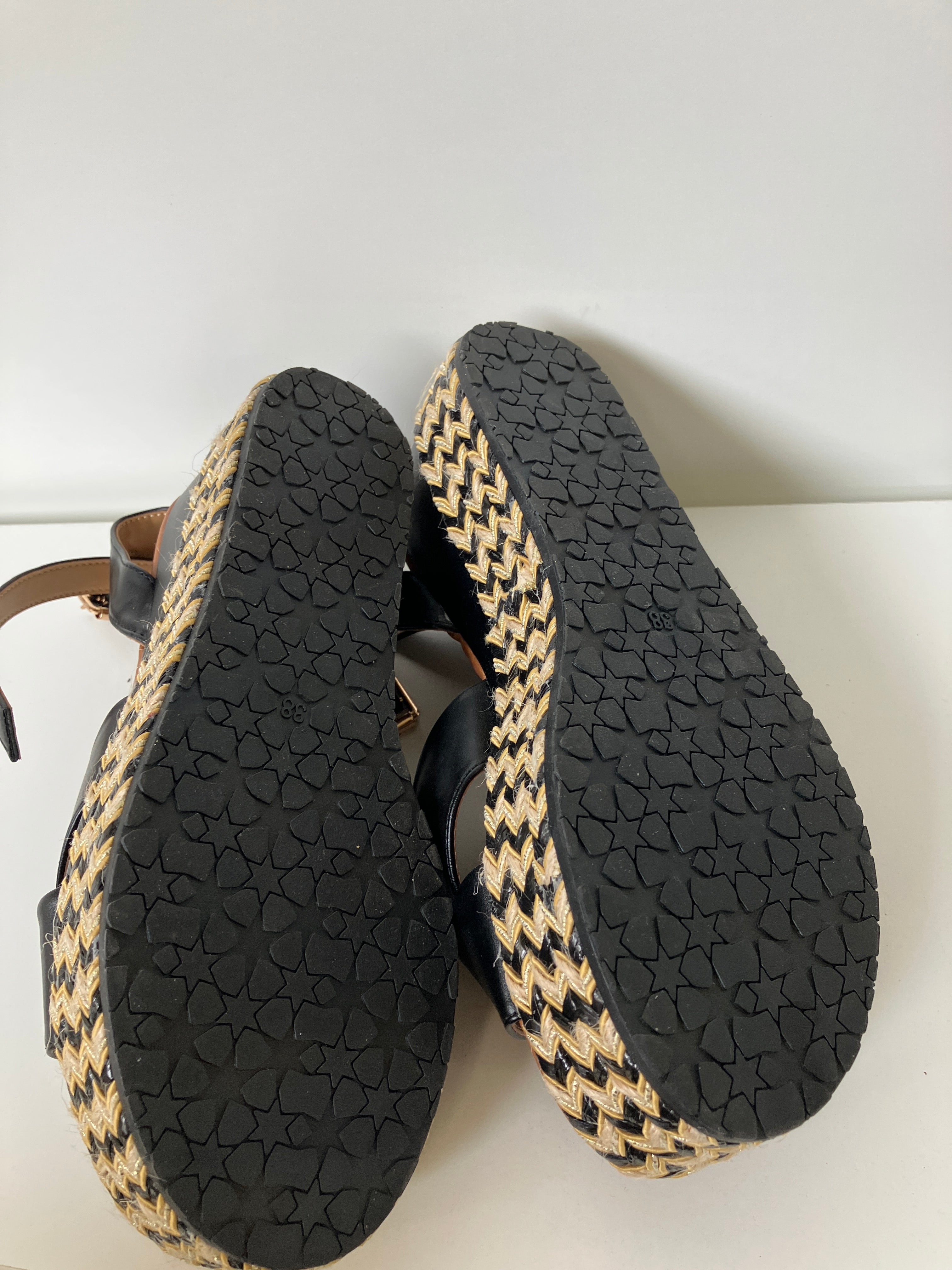 Anna Field Sandaler